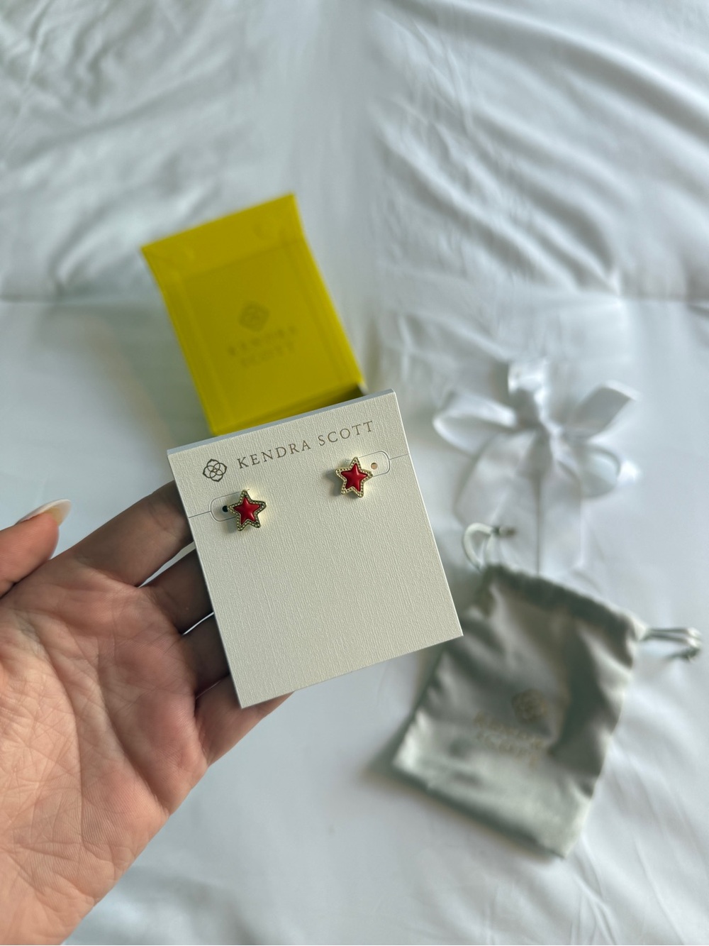 NEW Kendra Scott Red Star Stud Earrings - Picture 3 of 4